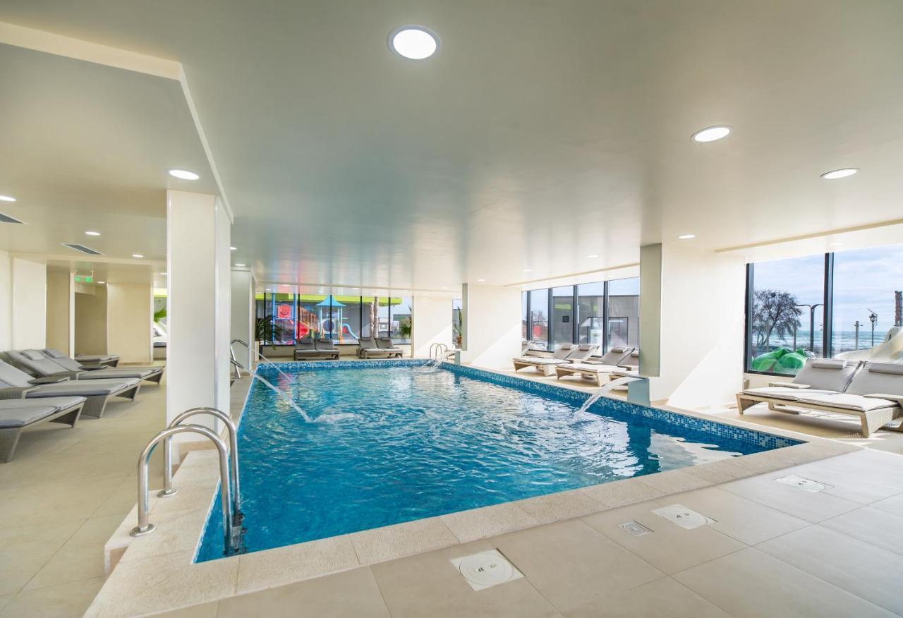 Rainbow Sea View Apartment Spa N Pool Resort - Parking Mamaia Exterior foto